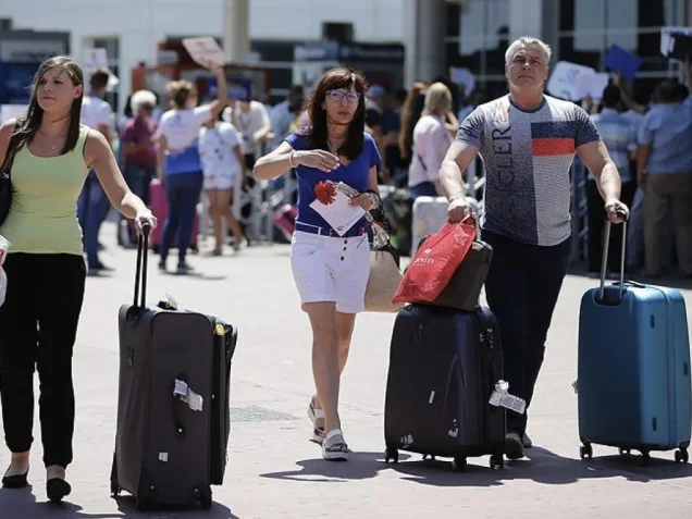 Rus turistlerin yaz rotası değişmedi: Türkiye zirvede