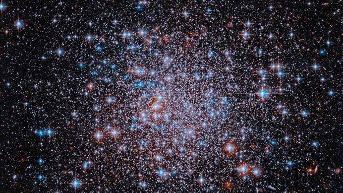 NASA, 13 milyar yıllık yıldız kümesinin yeni Hubble görüntüsünü yayımladı NASA, 13 milyar yıllık yıldız kümesinin yeni Hubble görüntüsünü yayımladı