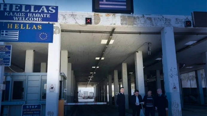 Yunanistan sınırında geçişler durdu! Araçlar Kapıkule'ye yönlendirildi Yunanistan sınırında geçişler durdu! Araçlar Kapıkule'ye yönlendirildi