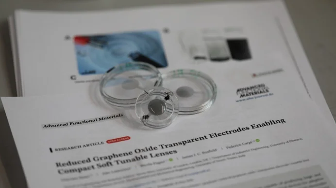 Grafen tabanlı esnek lens: Akıllı gözlük ve kameraların önünü açabilir