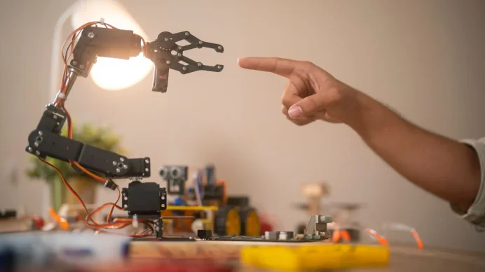 Robotların dokunmadan nesneleri hissetmesini sağlayan sensör