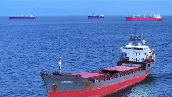 KÖRFEZ'DE 400 GEMİ MAHSUR KÖRFEZ'DE 400 GEMİ MAHSUR