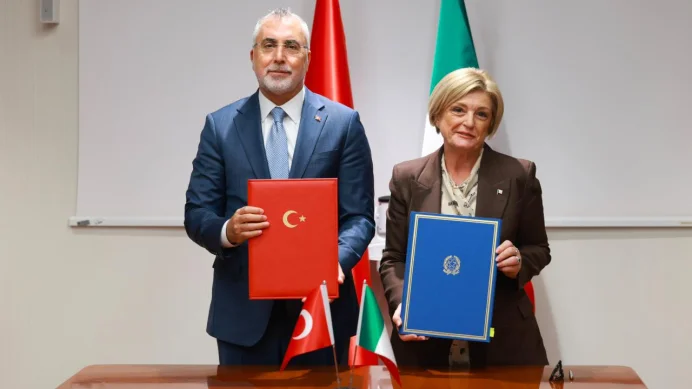 Türkiye ile İtalya arasında istihdam ve sosyal güvenlik alanında imzalar atıldı Türkiye ile İtalya arasında istihdam ve sosyal güvenlik alanında imzalar atıldı