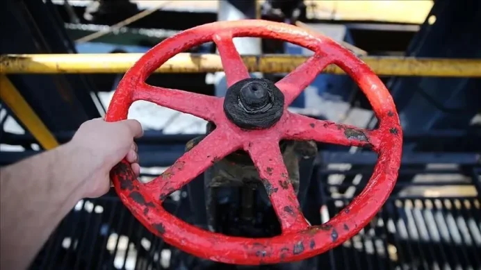 AB genelinde enerji alarmı: Benzin fiyatı yüzde 24, dizel fiyatı yüzde 33 arttı AB genelinde enerji alarmı: Benzin fiyatı yüzde 24, dizel fiyatı yüzde 33 arttı