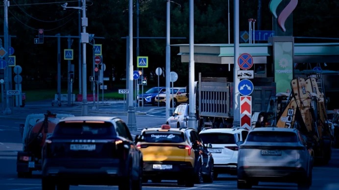 Rusya Novorossiysk'te benzin tükendi: Sadece şirket araçlarına kartla satış yapılıyor
