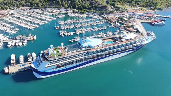 Marella Discovery Marmaris'e 1731 turistle geldi! Sıradaki durak Alanya