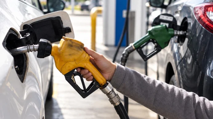 Benzine 3,35 TL'lik bir indirim daha geliyor