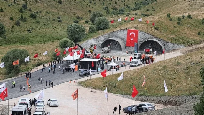 Bakan Uraloğlu'ndan Çamlıbel Tüneli açıklaması: Seyahat süresini 5 dakikaya düşüreceğiz