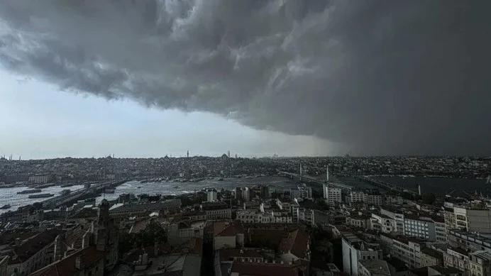 HAVA DURUMU SON DAKİKA: İstanbul, İzmir ve Antalya için kuvvetli yağış alarmı: Sel ve su baskını uyarısı