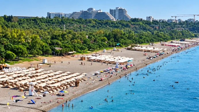 Antalya'da turist sayısı 15 milyonu aştı: Kongre turizmiyle sezon 12 aya yayılıyor