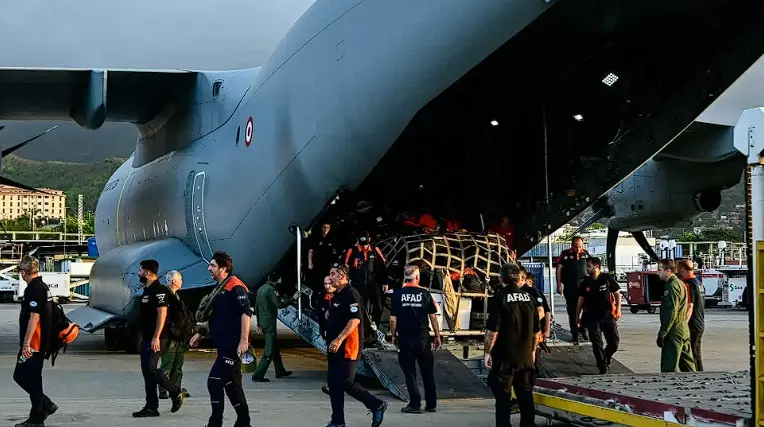 7,2 ve 7,5’lik depremlerle sarsılan Venezuela’ya Türk ekipleri ulaştı: '125 yıldır olmayan bir deprem'