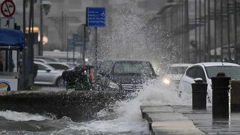 METEOROLOJİ İSTANBUL SON DAKİKA: Valilikten 'Fırtına' uyarısı! Kuvvetli yağış geliyor